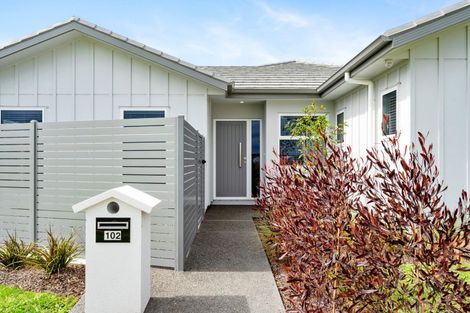 Photo of property in 102 Eriksen Road, Te Awa, Napier, 4110