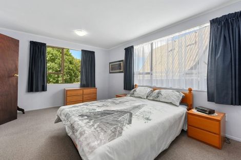 Photo of property in 8 Greenwich Grove, Stokes Valley, Lower Hutt, 5019