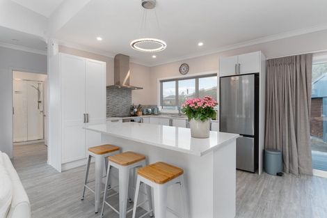 Photo of property in 8 Mahupuku Street, Greytown, 5712