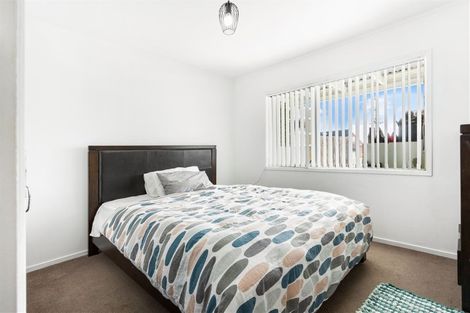 Photo of property in 323 Triangle Road, Massey, Auckland, 0614
