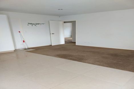 Photo of property in 9 Mcwhirters Farm Lane, Massey, Auckland, 0614