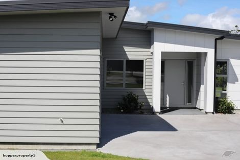 Photo of property in 6 Poaka Place, One Tree Point, 0118