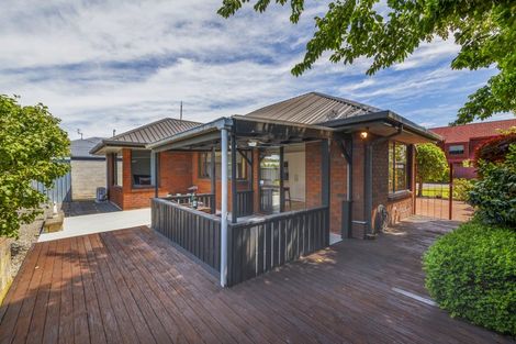 Photo of property in 17 Worthy Street, Ilam, Christchurch, 8041