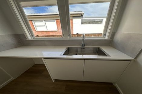Photo of property in 25b Borrowdace Avenue, Botany Downs, Auckland, 2010