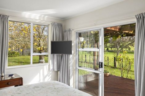 Photo of property in 139 Woodlands Road, Taumata Island, Carterton, 5792