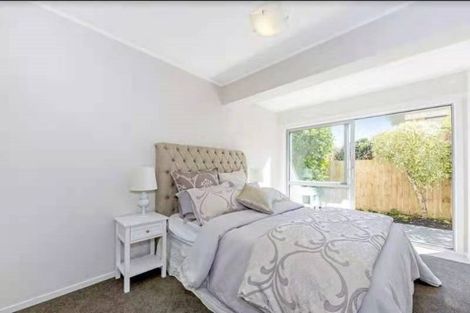 Photo of property in 33 Garadice Road, Rothesay Bay, Auckland, 0630