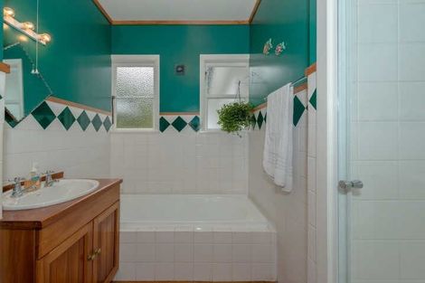 Photo of property in 1 Jellicoe Drive, Hamilton East, Hamilton, 3216