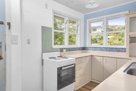 Photo of property in 4 Warren Street, Paparangi, Wellington, 6037