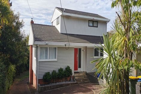 Photo of property in 22 Deane Avenue, Titirangi, Auckland, 0604