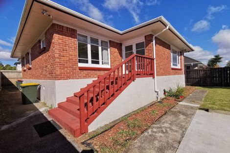 Photo of property in 52 Churchill Avenue, Manurewa, Auckland, 2102