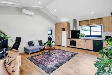Photo of property in 21 Carthew Street, Okato, 4335