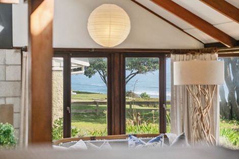 Photo of property in 135 Karewa Parade, Papamoa Beach, Papamoa, 3118