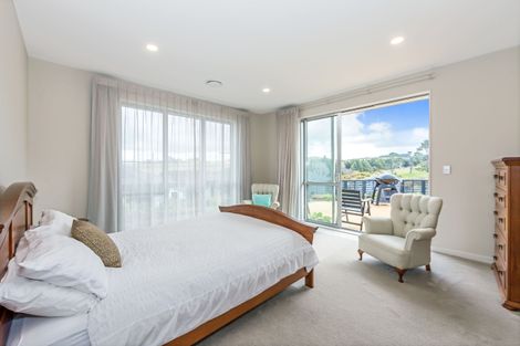 Photo of property in 23 Flavell Drive, Orewa, 0931