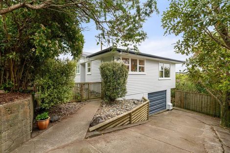 Photo of property in 19 Jane Grove, Paparangi, Wellington, 6037