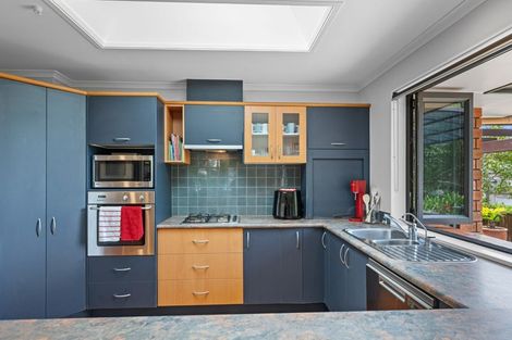 Photo of property in 59a Lonely Road, Fairview Heights, Auckland, 0632