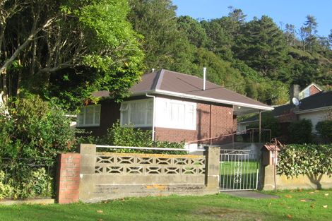 Photo of property in 74 Hine Road, Wainuiomata, Lower Hutt, 5014