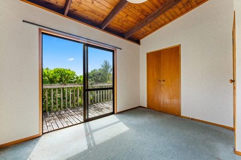 Photo of property in 10 Poplar Road, Stanmore Bay, Whangaparaoa, 0932