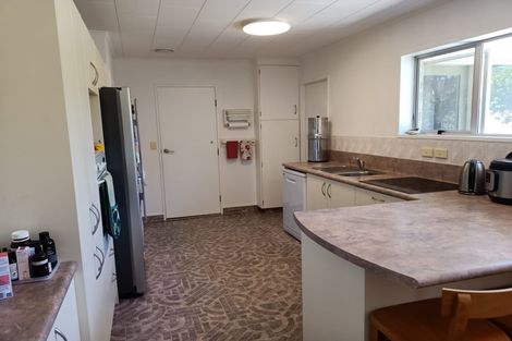 Photo of property in 24 Rewarewa Crescent, Waikanae, 5036