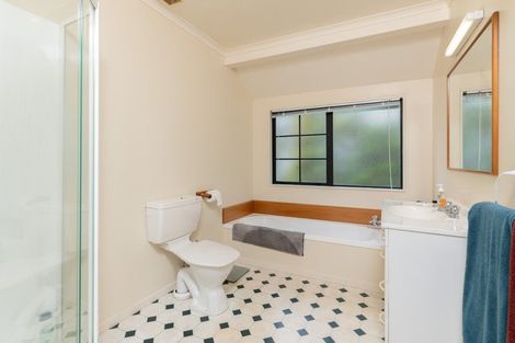 Photo of property in 17 Corsham Grove, Churton Park, Wellington, 6037