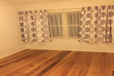 Photo of property in 2/26 Coroglen Avenue, Birkenhead, Auckland, 0626