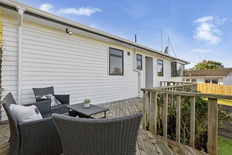 Photo of property in 17 Castleton Street, Birkdale, Auckland, 0626