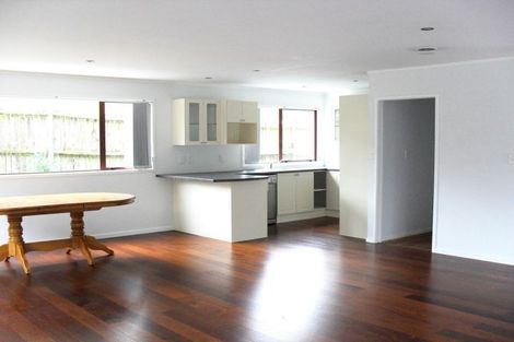 Photo of property in 10 Norma Avenue, Te Atatu South, Auckland, 0610