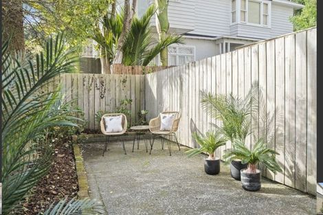 Photo of property in 5 Grass Street, Oriental Bay, Wellington, 6011