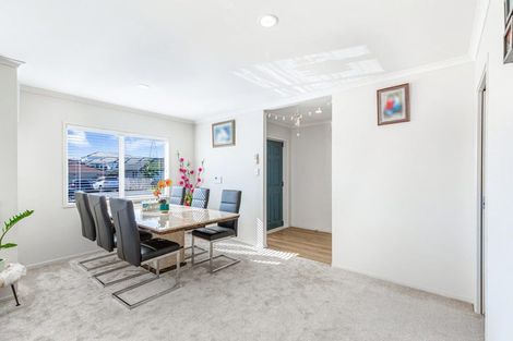 Photo of property in 25 Carrick Glen Avenue, Flat Bush, Auckland, 2019