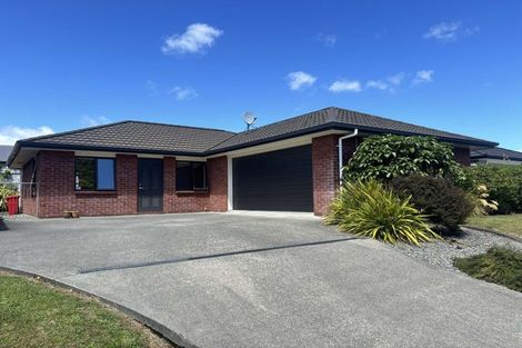Photo of property in 4 Diamond Grove, Brown Owl, Upper Hutt, 5018