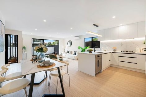 Photo of property in 31 Kurnell Drive, Botany Downs, Auckland, 2010