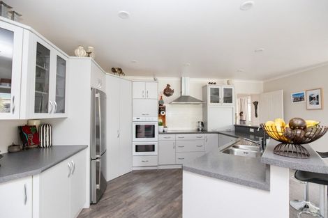 Photo of property in 10 Harris Place, Ngatea, 3503