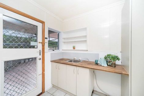 Photo of property in 140 Aokautere Drive, Fitzherbert, Palmerston North, 4410