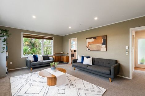 Photo of property in 19 Jane Grove, Paparangi, Wellington, 6037