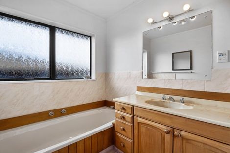 Photo of property in 10 Golf Road, Mount Maunganui, 3116