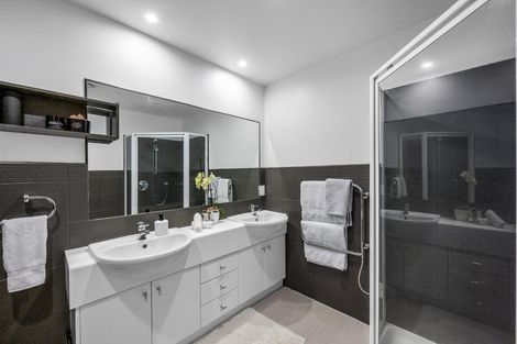 Photo of property in 1c/175 Hurstmere Road, Takapuna, Auckland, 0622
