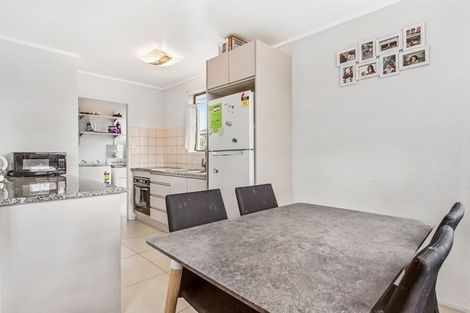 Photo of property in 2/63 John Walker Drive, Manurewa, Auckland, 2102