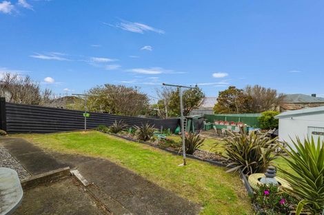 Photo of property in 31 Cross Street, Castlecliff, Whanganui, 4501