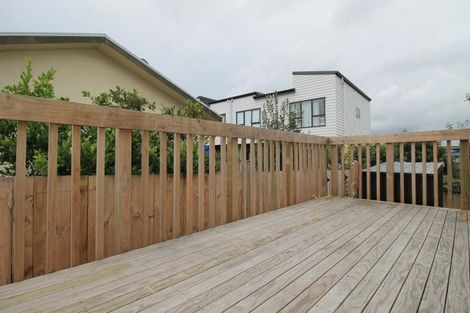 Photo of property in 4 Fruitvale Road, New Lynn, Auckland, 0600