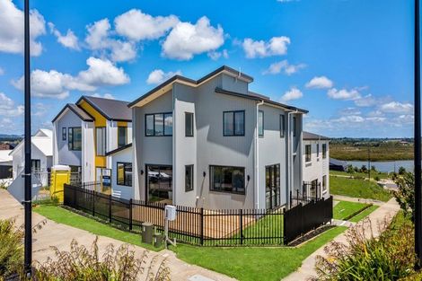 Photo of property in 14 Parkmore Drive, Rosehill, 2113