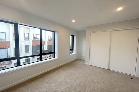 Photo of property in 5/35 Marine Parade, Hobsonville, Auckland, 0616