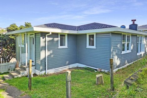 Photo of property in 9 Taupiri Crescent, Titahi Bay, Porirua, 5022