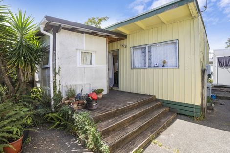 Photo of property in 176 Henderson Valley Road, Henderson, Auckland, 0612