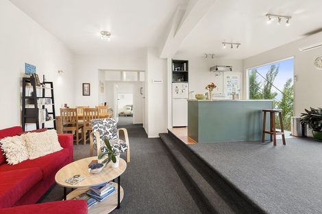 Photo of property in 32 Newport Terrace, Seatoun, Wellington, 6022