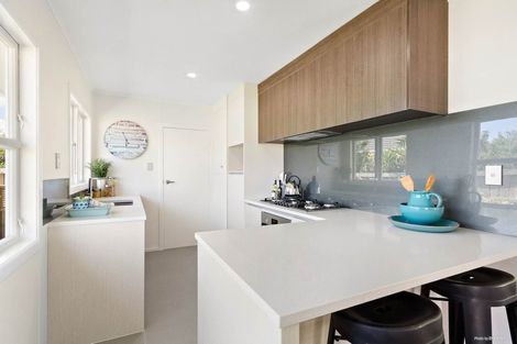 Photo of property in 27 Roby Street, Te Atatu Peninsula, Auckland, 0610