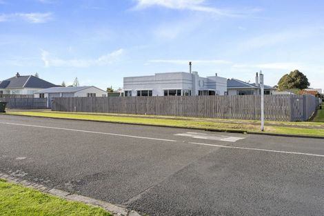 Photo of property in 17 Tasman Street, Opunake, 4616