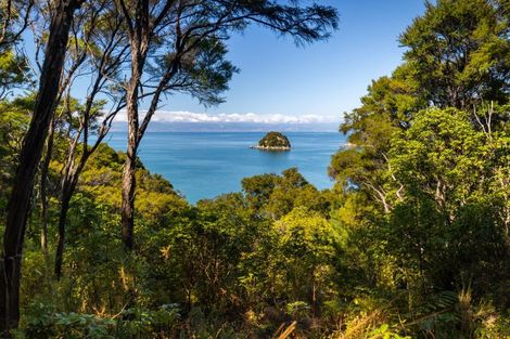 Photo of property in 180 Tokongawa Drive, Kaiteriteri, Motueka, 7197