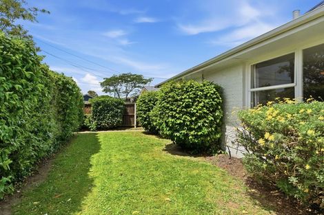 Photo of property in 15 Wychwood Crescent, Bishopdale, Christchurch, 8053