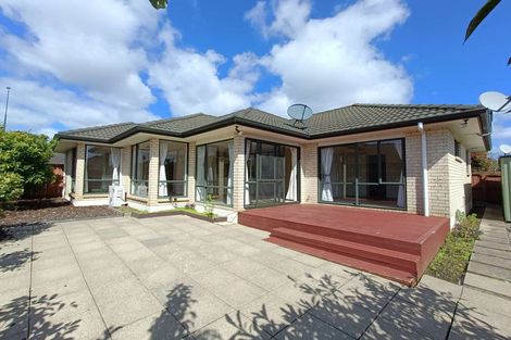 Photo of property in 213 Kilkenny Drive, East Tamaki Heights, Auckland, 2016