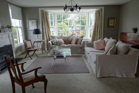 Photo of property in 165 Fendalton Road, Fendalton, Christchurch, 8052