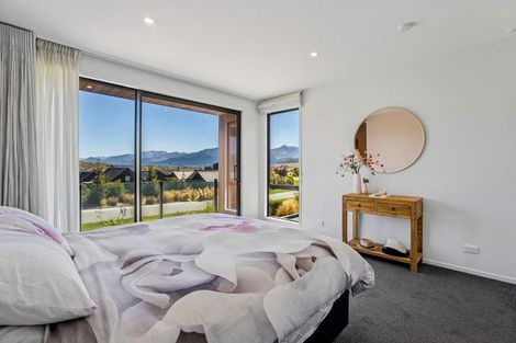 Photo of property in 19 Hackett Road, Jacks Point, Queenstown, 9371